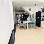 Homestay Phu Dinh District 8